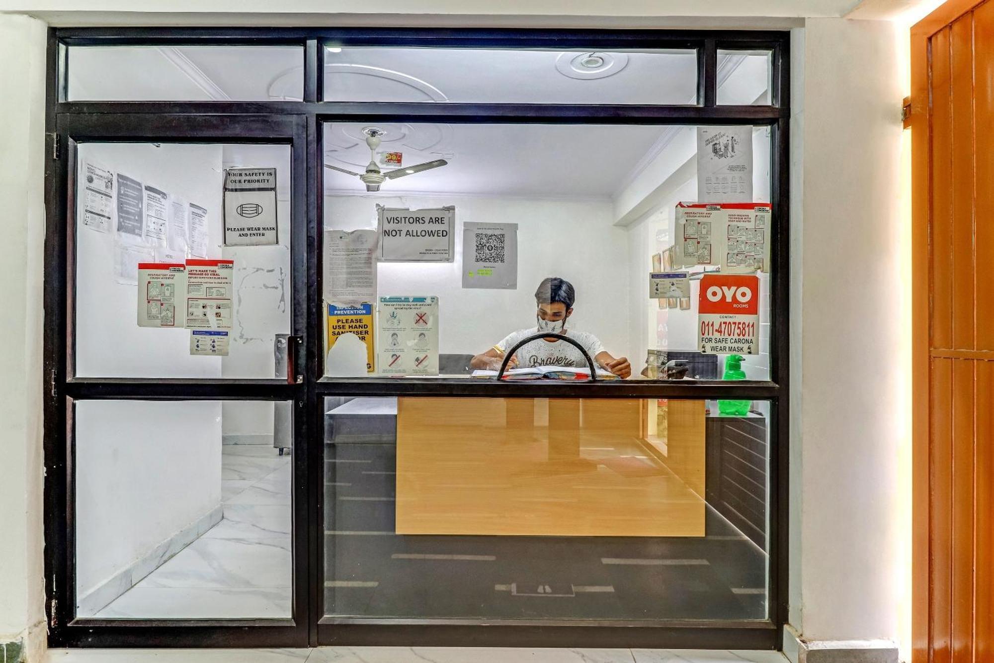 Hotel O Cozy Stay Дели Экстерьер фото